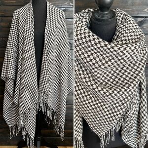 3/$30 🌴 Jessica Houndstooth Pattern Scarf/Shawl